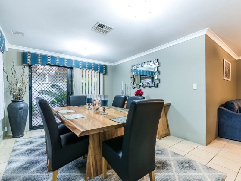 15 Spoonbill Place, Queens Park WA 6107