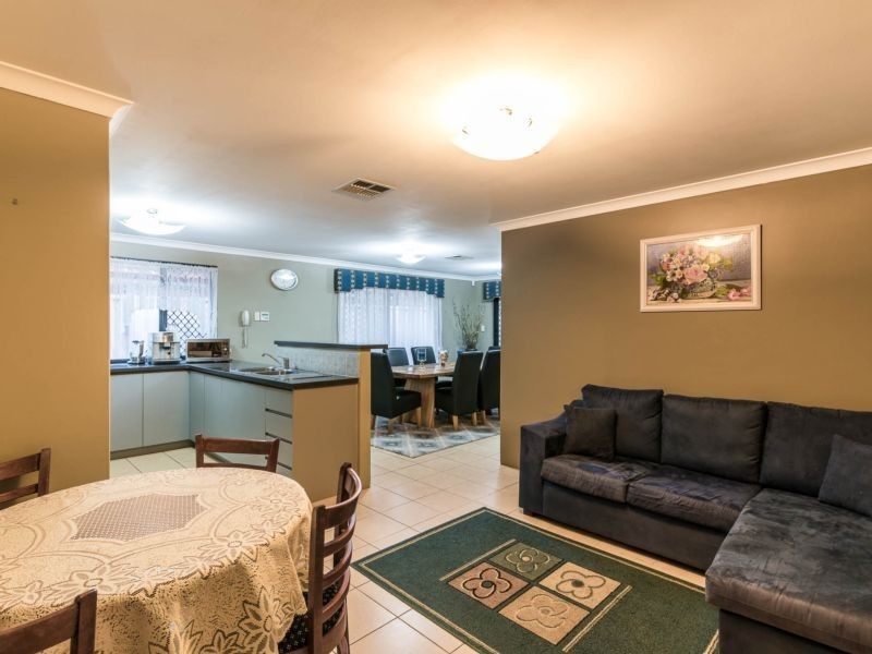 15 Spoonbill Place, Queens Park WA 6107