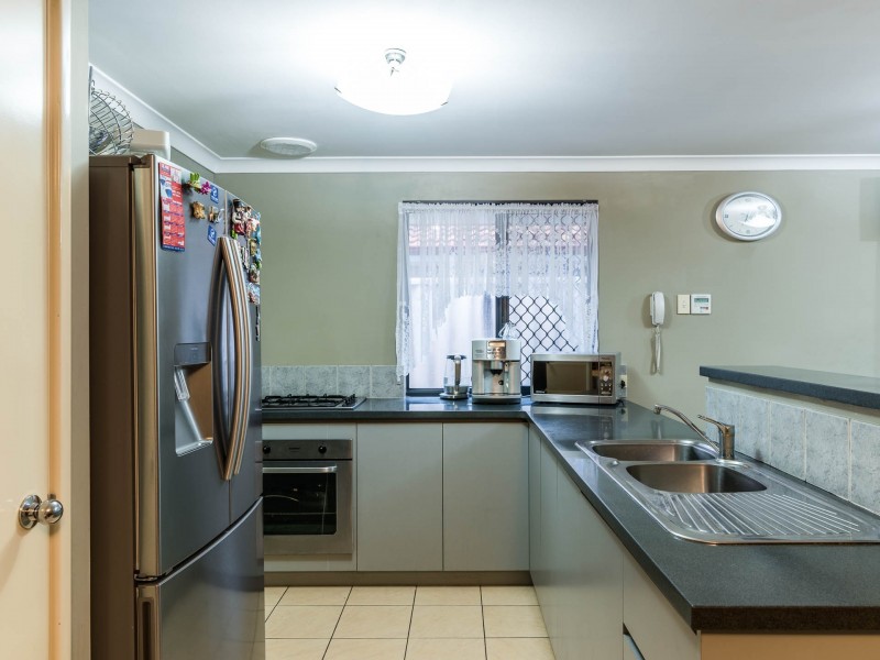 15 Spoonbill Place, Queens Park WA 6107