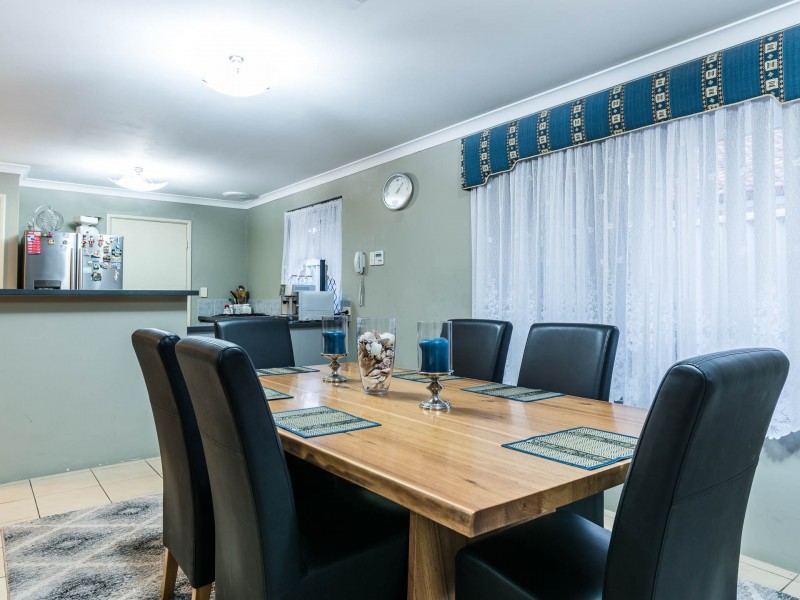 15 Spoonbill Place, Queens Park WA 6107