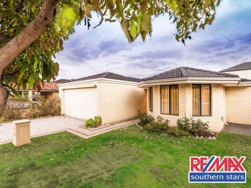 15 Spoonbill Place, Queens Park WA 6107