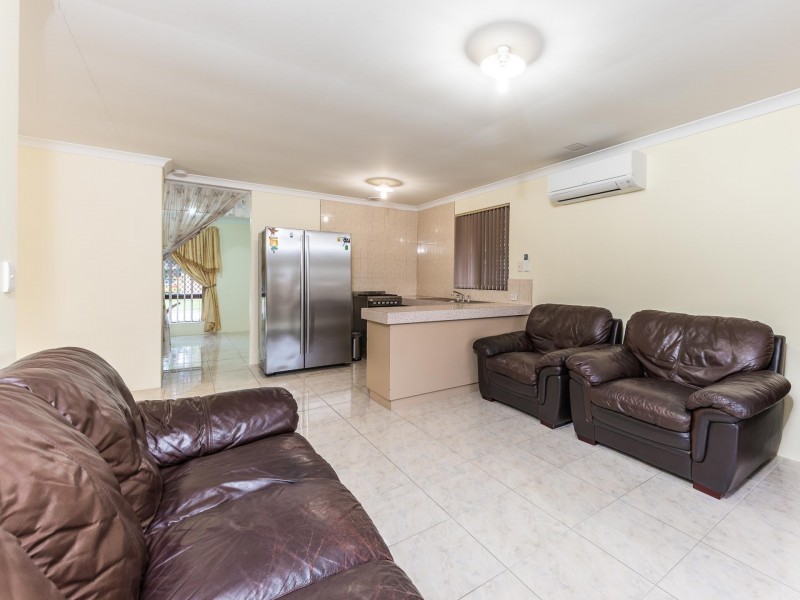 12 Bush Close, Beckenham WA 6107