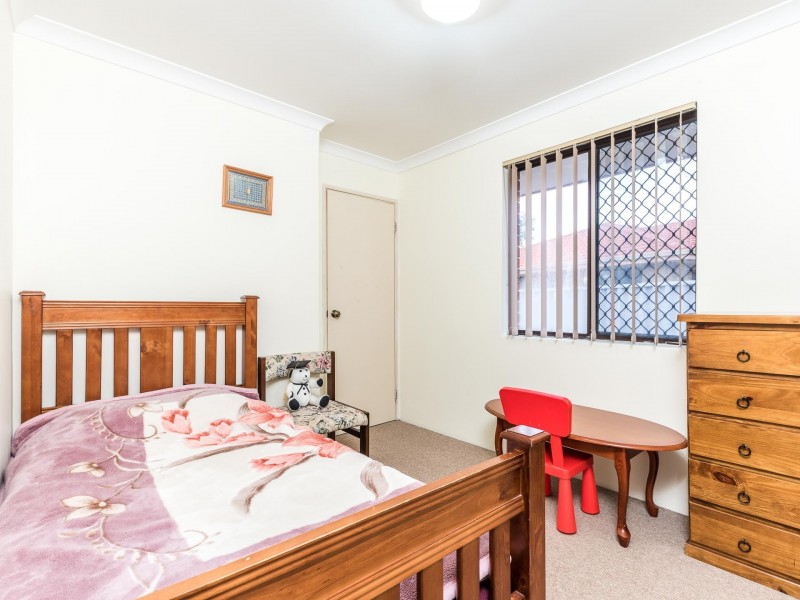 12 Bush Close, Beckenham WA 6107