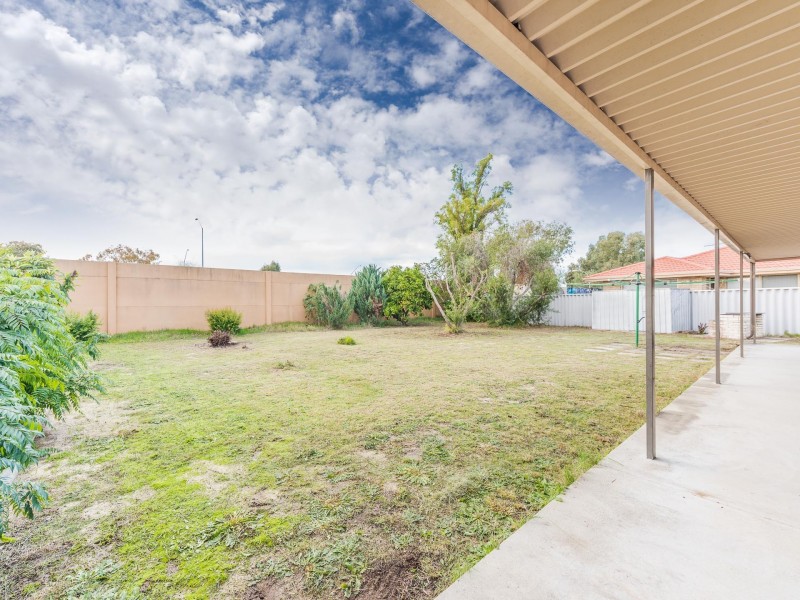 12 Bush Close, Beckenham WA 6107