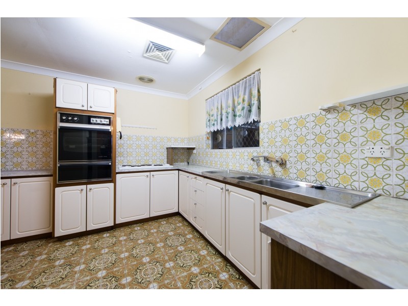 10 Gilchrist Street, Kenwick WA 6107