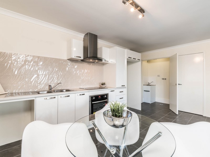 10/1 Henry Street, East Cannington WA 6107