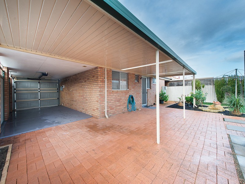 2/311 Wharf Street, Queens Park WA 6107