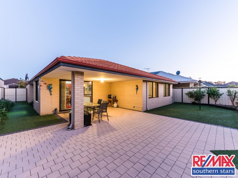 8 Tulip Way, East Cannington WA 6107
