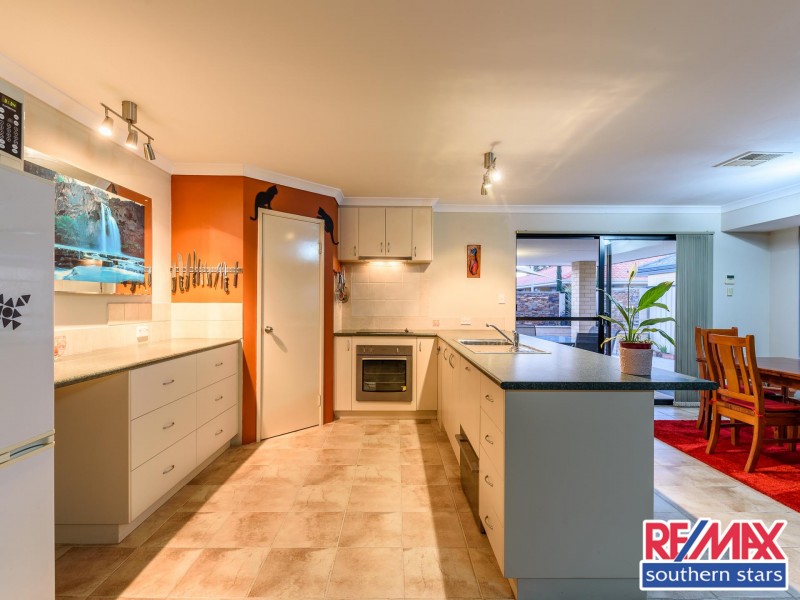 8 Tulip Way, East Cannington WA 6107