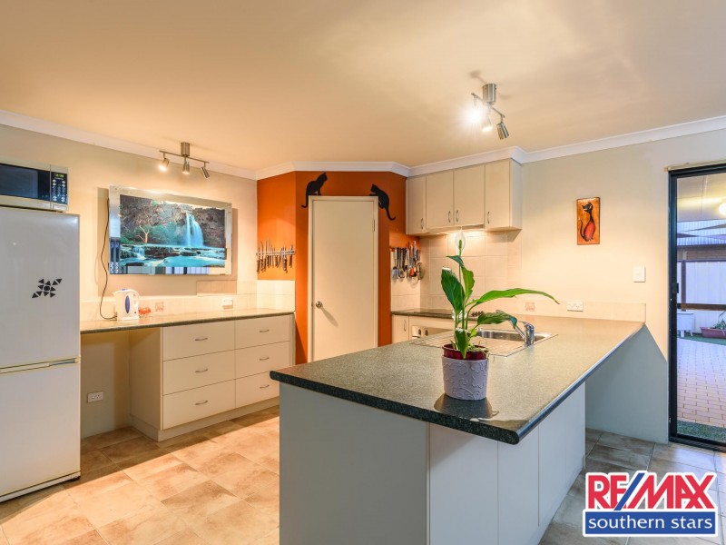 8 Tulip Way, East Cannington WA 6107