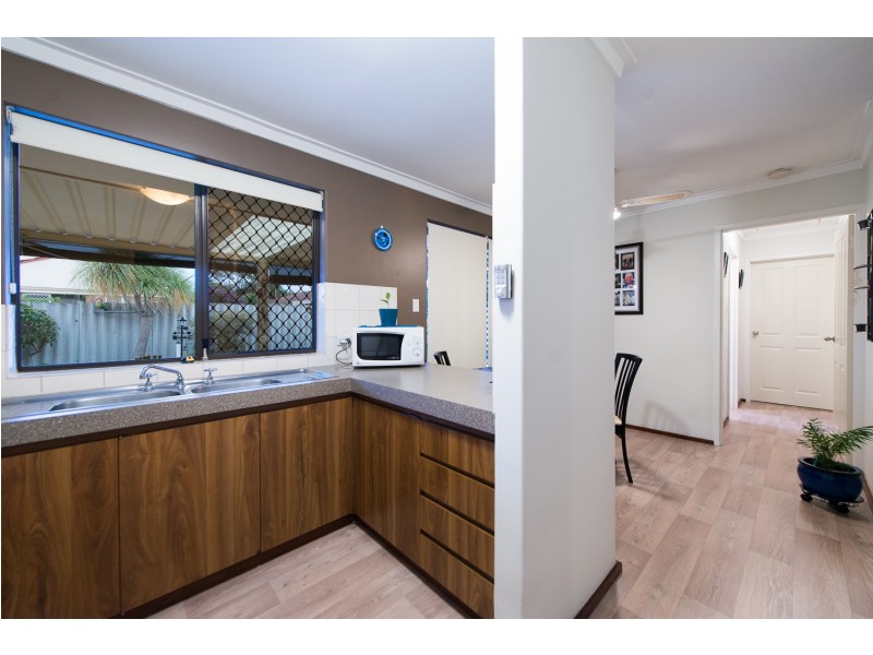 17/303 Wharf Street, Queens Park WA 6107