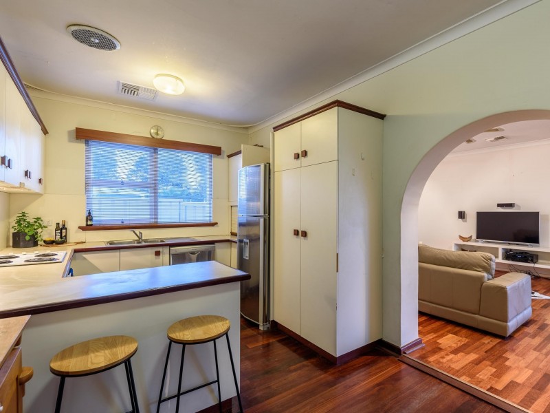 8A Doust Street, Cannington WA 6107