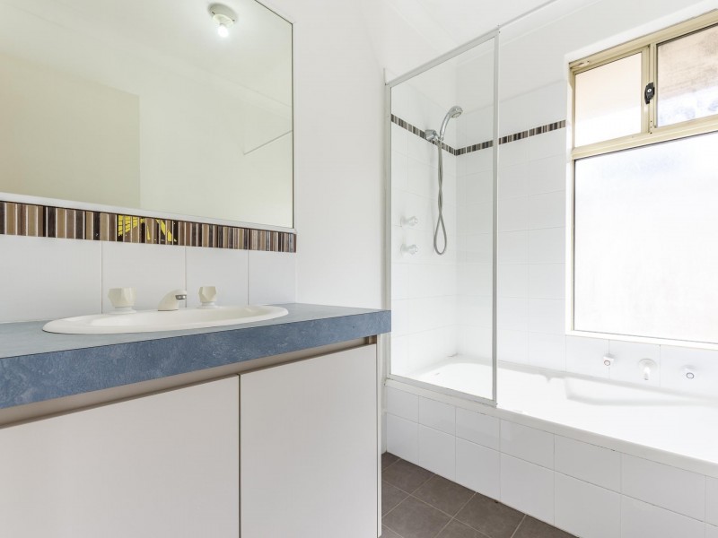 2a Fleming Avenue, Bentley WA 6102