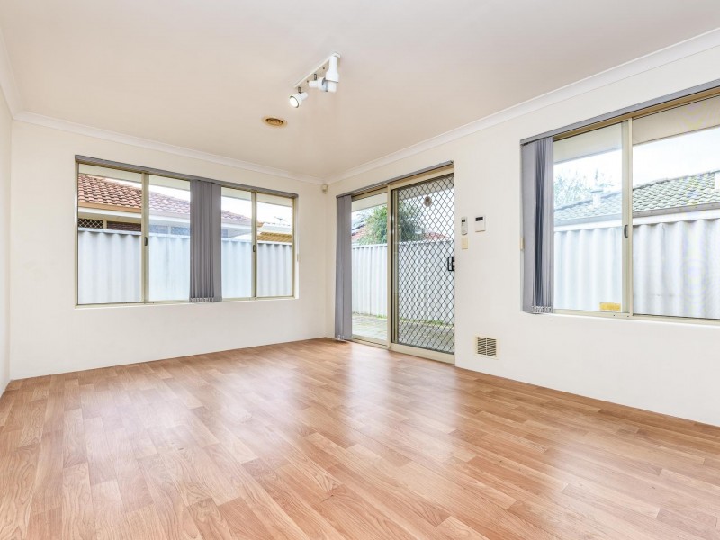 2a Fleming Avenue, Bentley WA 6102