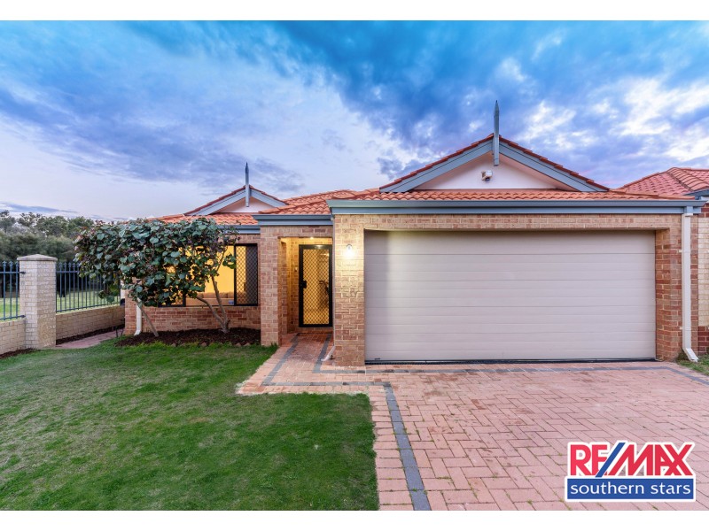 15 Darter Place, Queens Park WA 6107