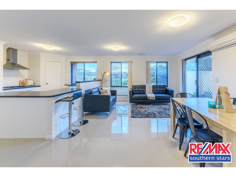 15 Darter Place, Queens Park WA 6107