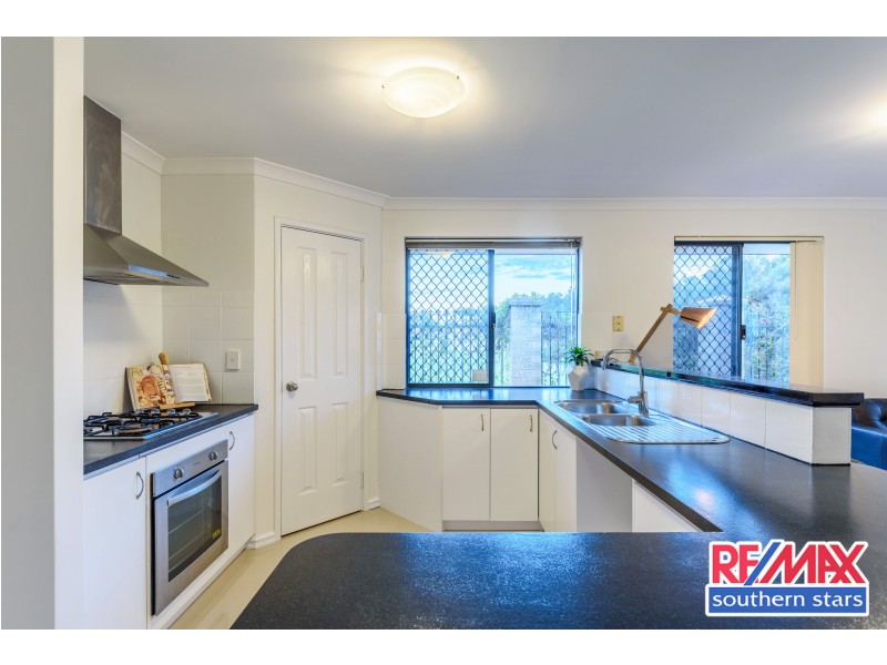 15 Darter Place, Queens Park WA 6107