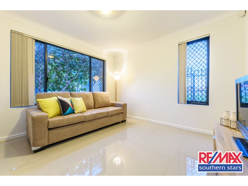 15 Darter Place, Queens Park WA 6107