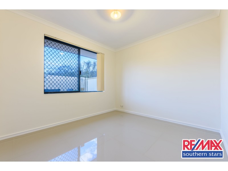 15 Darter Place, Queens Park WA 6107