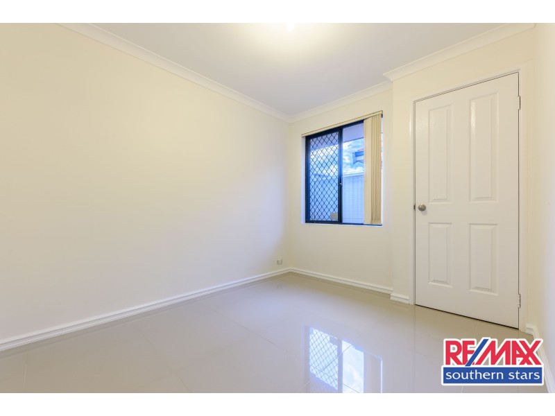 15 Darter Place, Queens Park WA 6107