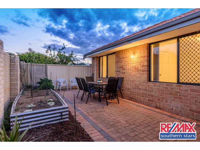 15 Darter Place, Queens Park WA 6107