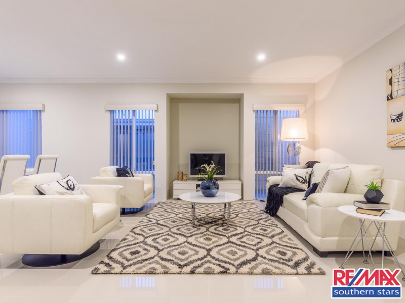 120c Thomas Street, Queens Park WA 6107