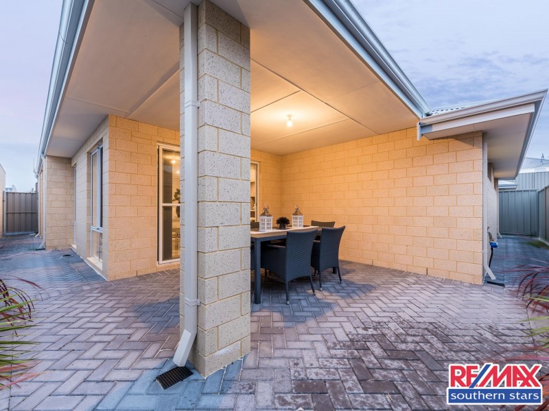 120c Thomas Street, Queens Park WA 6107