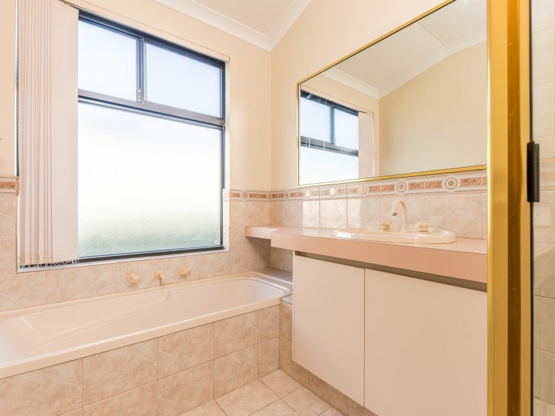 66 Folland Parade, Atwell WA 6164