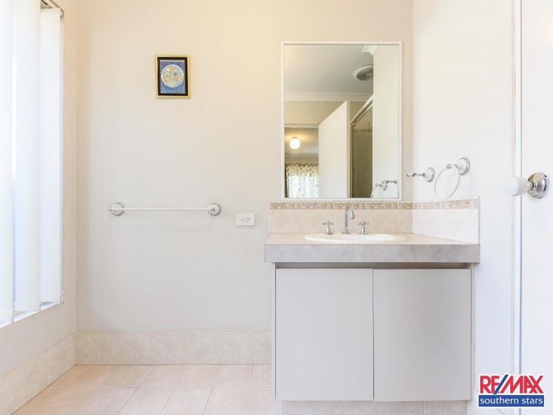 148 Hamilton Street, Queens Park WA 6107