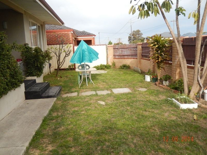 25 Redcliffe street, East Cannington WA 6107
