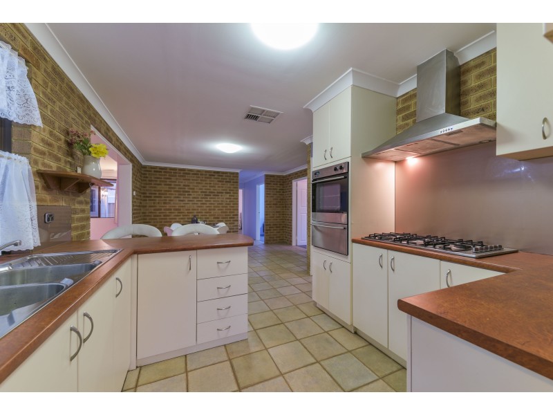 26 Dawson Avenue, Forrestfield WA 6058