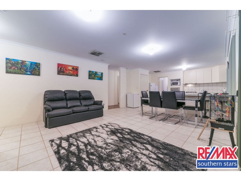 24 Beard Place, Queens Park WA 6107