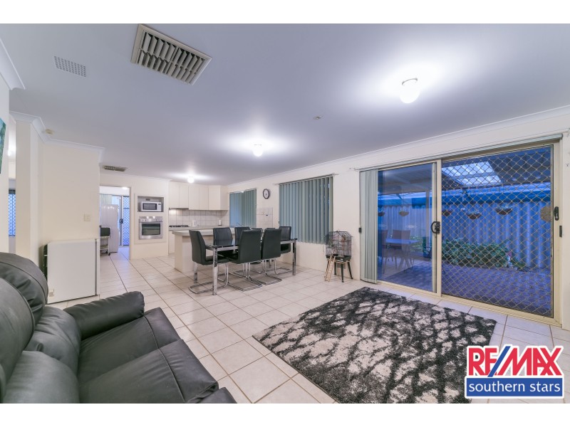 24 Beard Place, Queens Park WA 6107