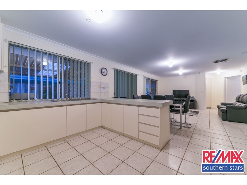 24 Beard Place, Queens Park WA 6107