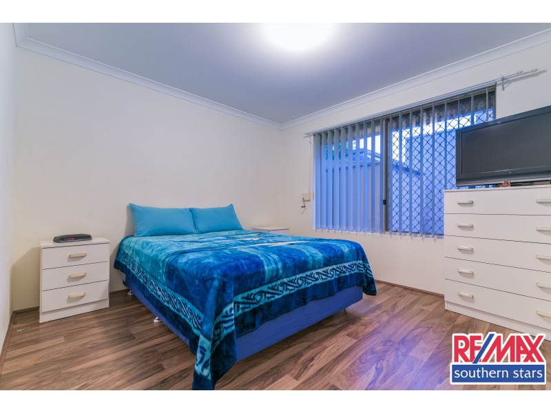 24 Beard Place, Queens Park WA 6107