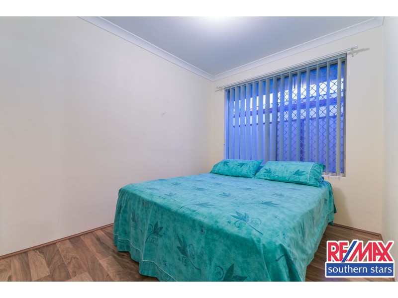 24 Beard Place, Queens Park WA 6107