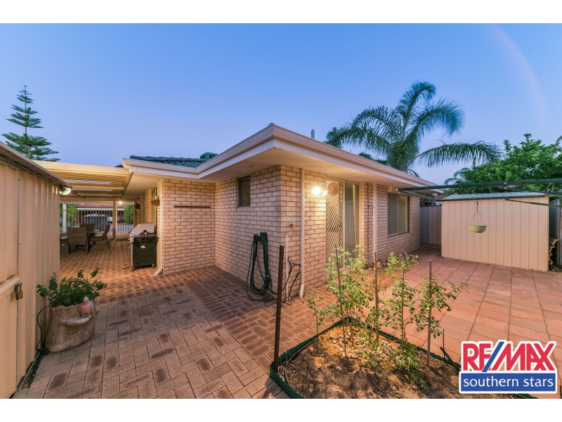 24 Beard Place, Queens Park WA 6107