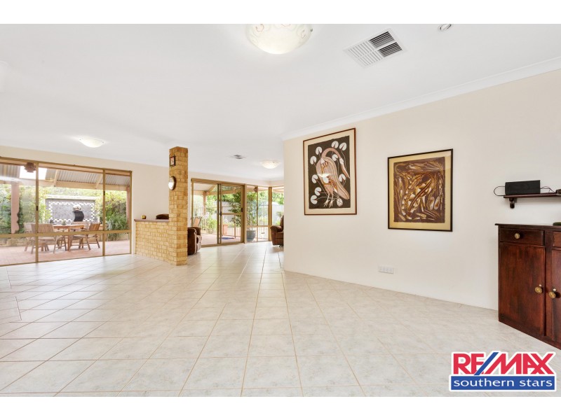 13 Sellen Court, Leeming WA 6149