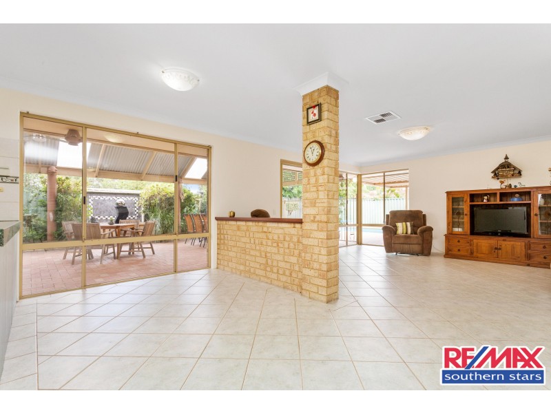 13 Sellen Court, Leeming WA 6149