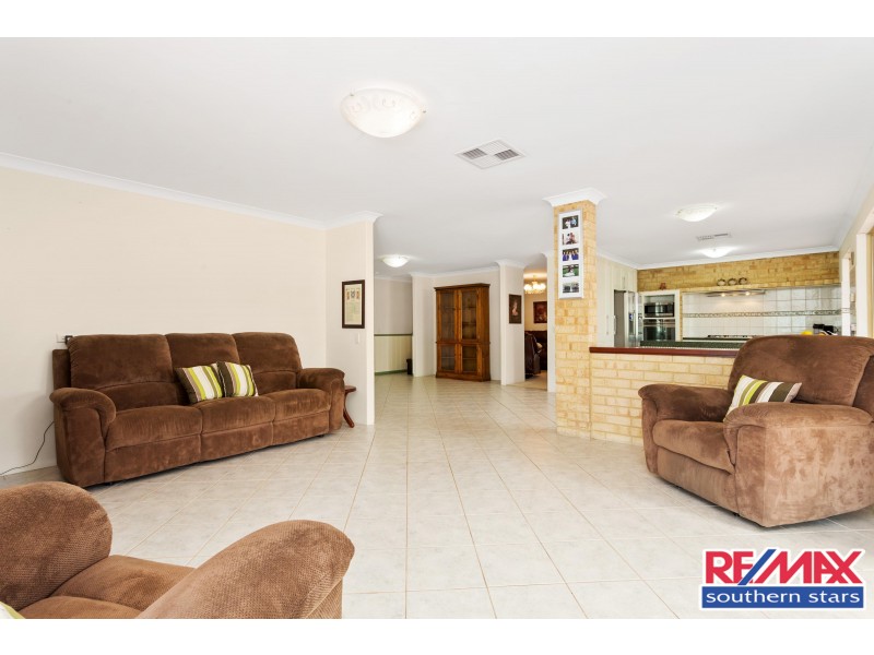 13 Sellen Court, Leeming WA 6149