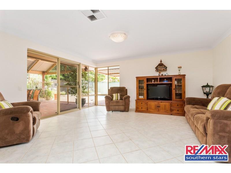 13 Sellen Court, Leeming WA 6149