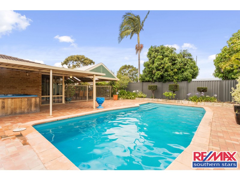 13 Sellen Court, Leeming WA 6149