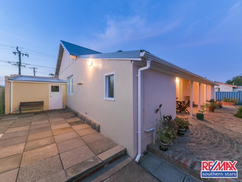 97 Mallard Way, Cannington WA 6107