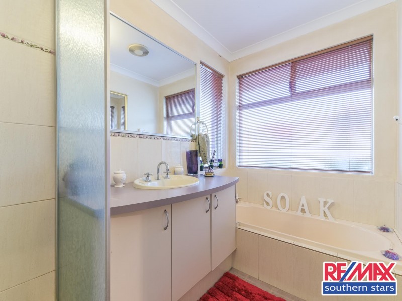 40 Magma Road, Wattle Grove WA 6107