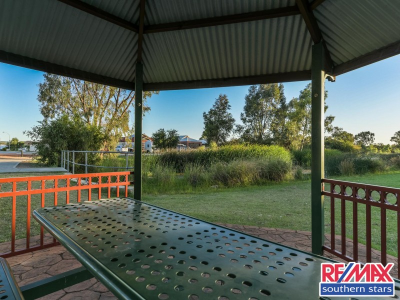 40 Magma Road, Wattle Grove WA 6107