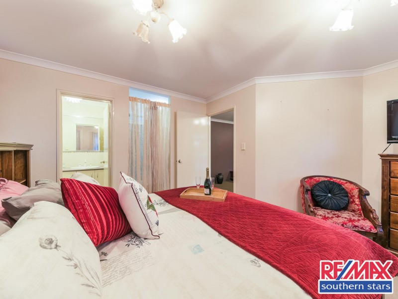 40 Magma Road, Wattle Grove WA 6107