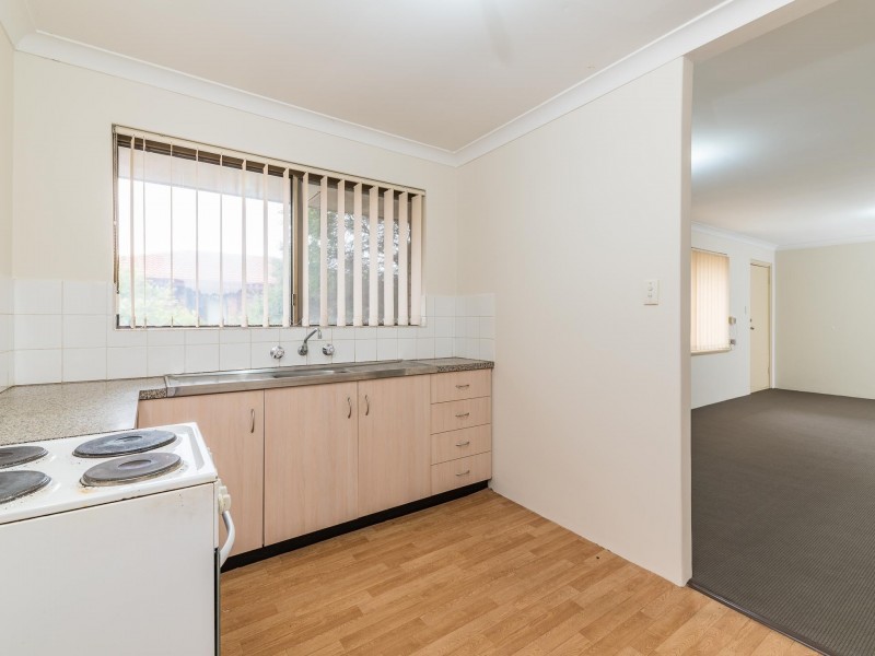 2/12 Kaliamba Court, Cannington WA 6107