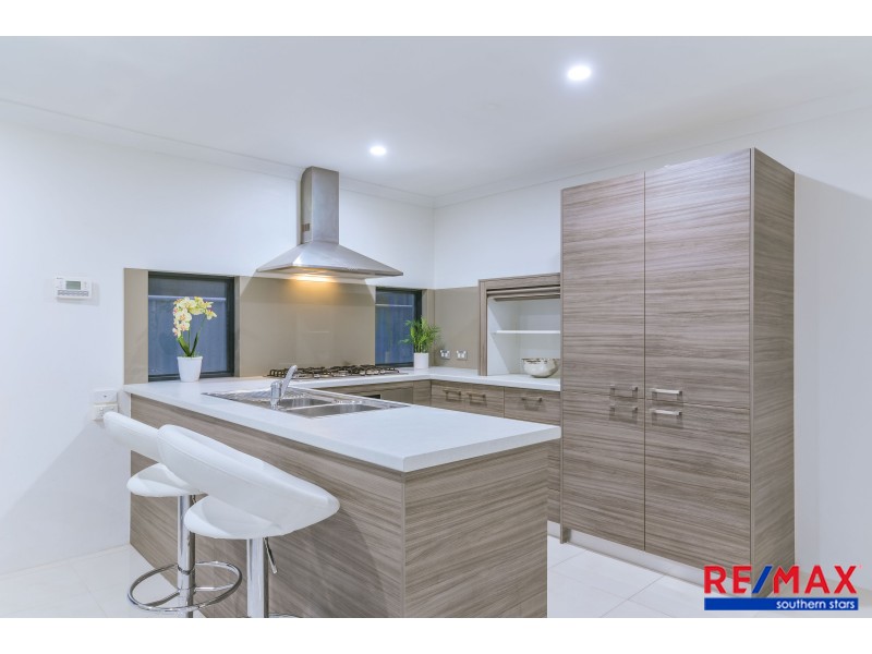 12 Reginald Street, Queens Park WA 6107