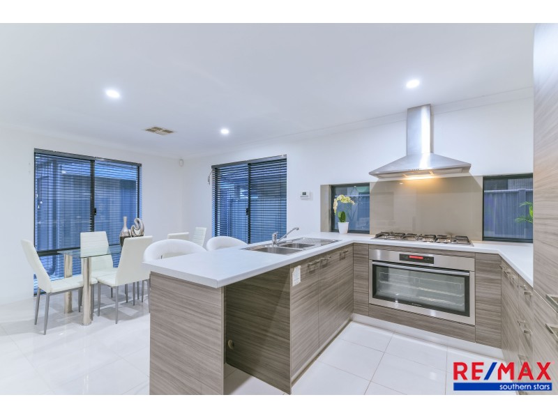 12 Reginald Street, Queens Park WA 6107