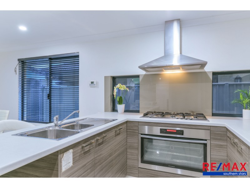 12 Reginald Street, Queens Park WA 6107